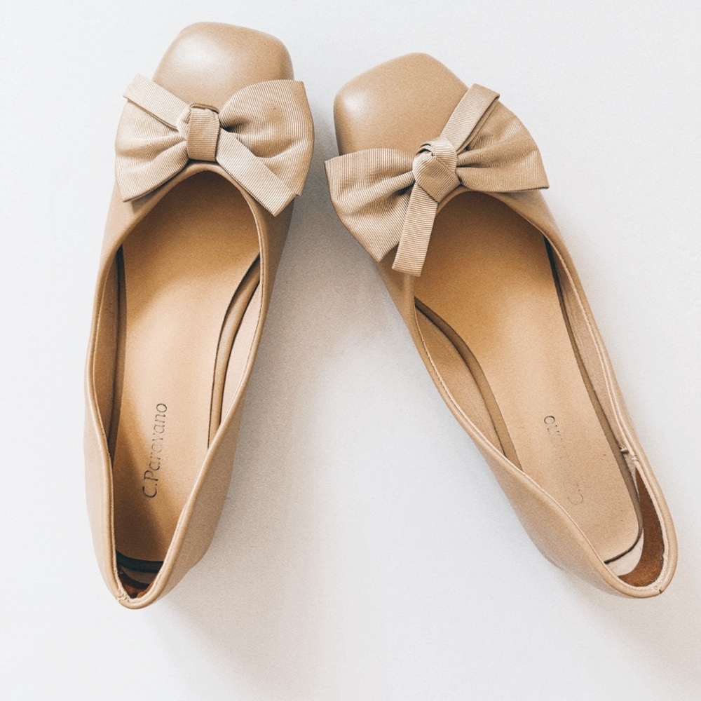 C. PARAVANO > Eva Flats